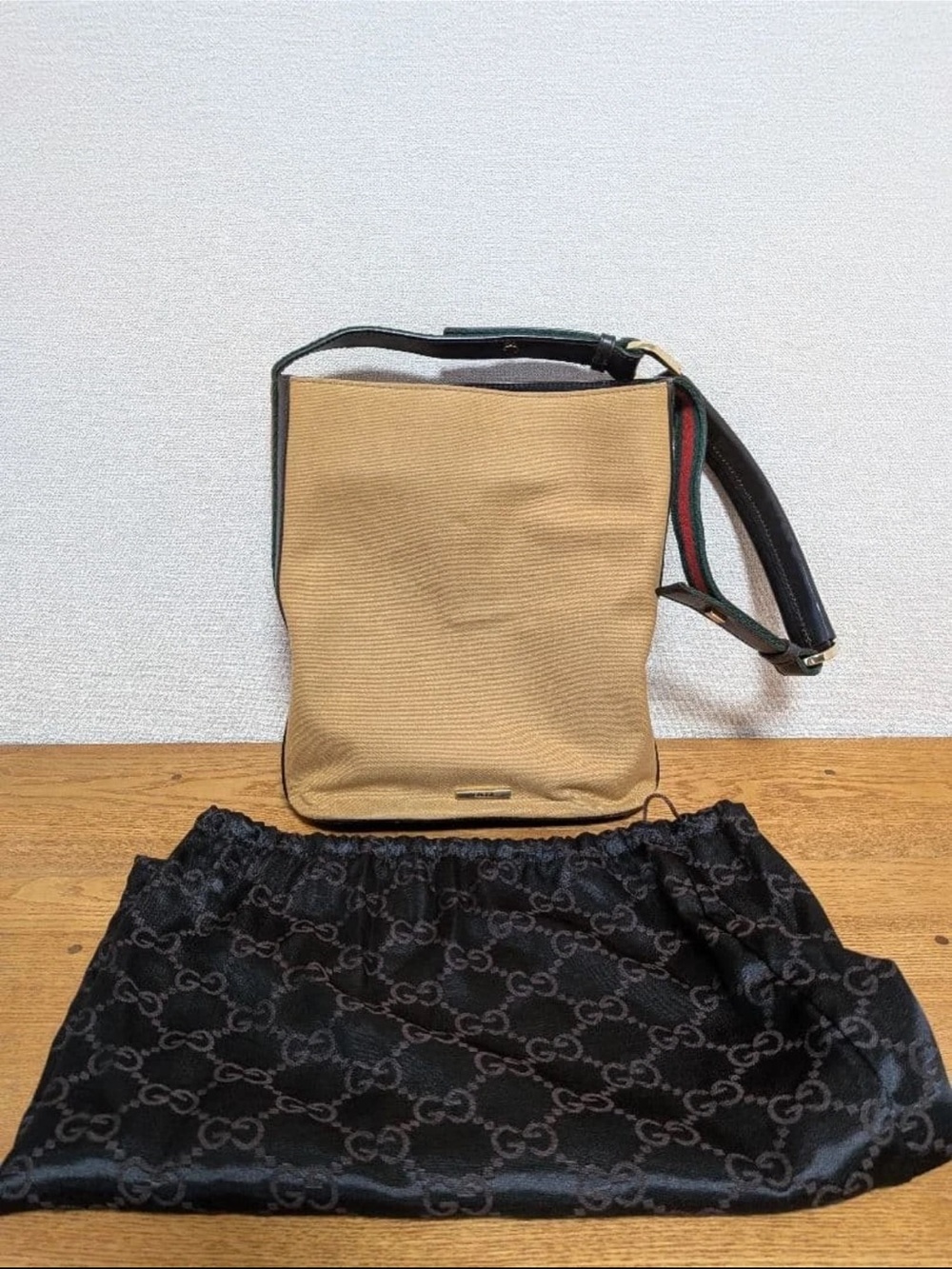 Gucci Tan Canvas Bucket Shoulder Bag with Black Trim